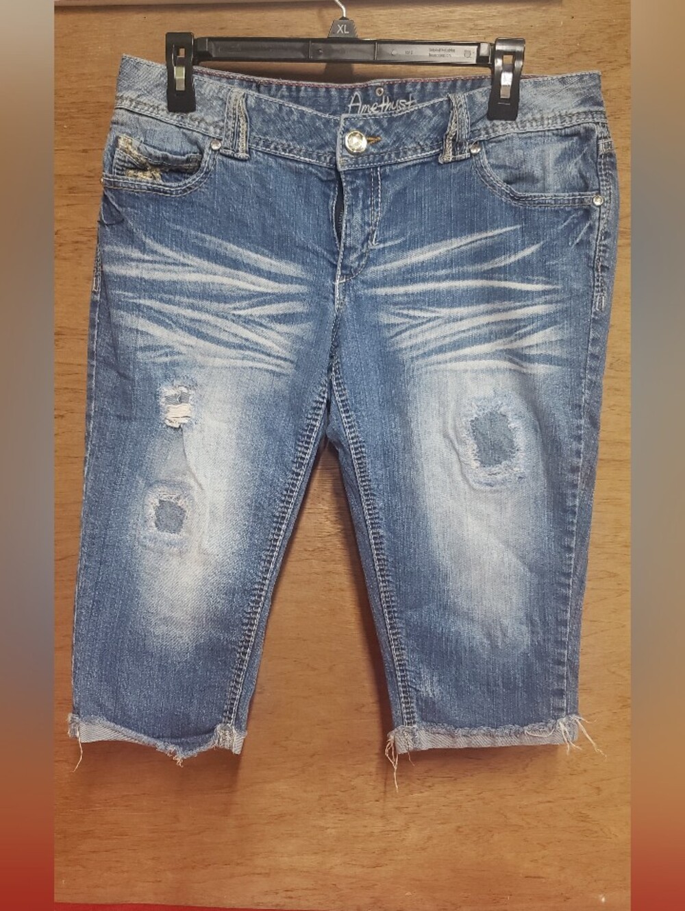 Amethyst Juniors Cuffed Ripped Destroyed With Light Wash Fading 11